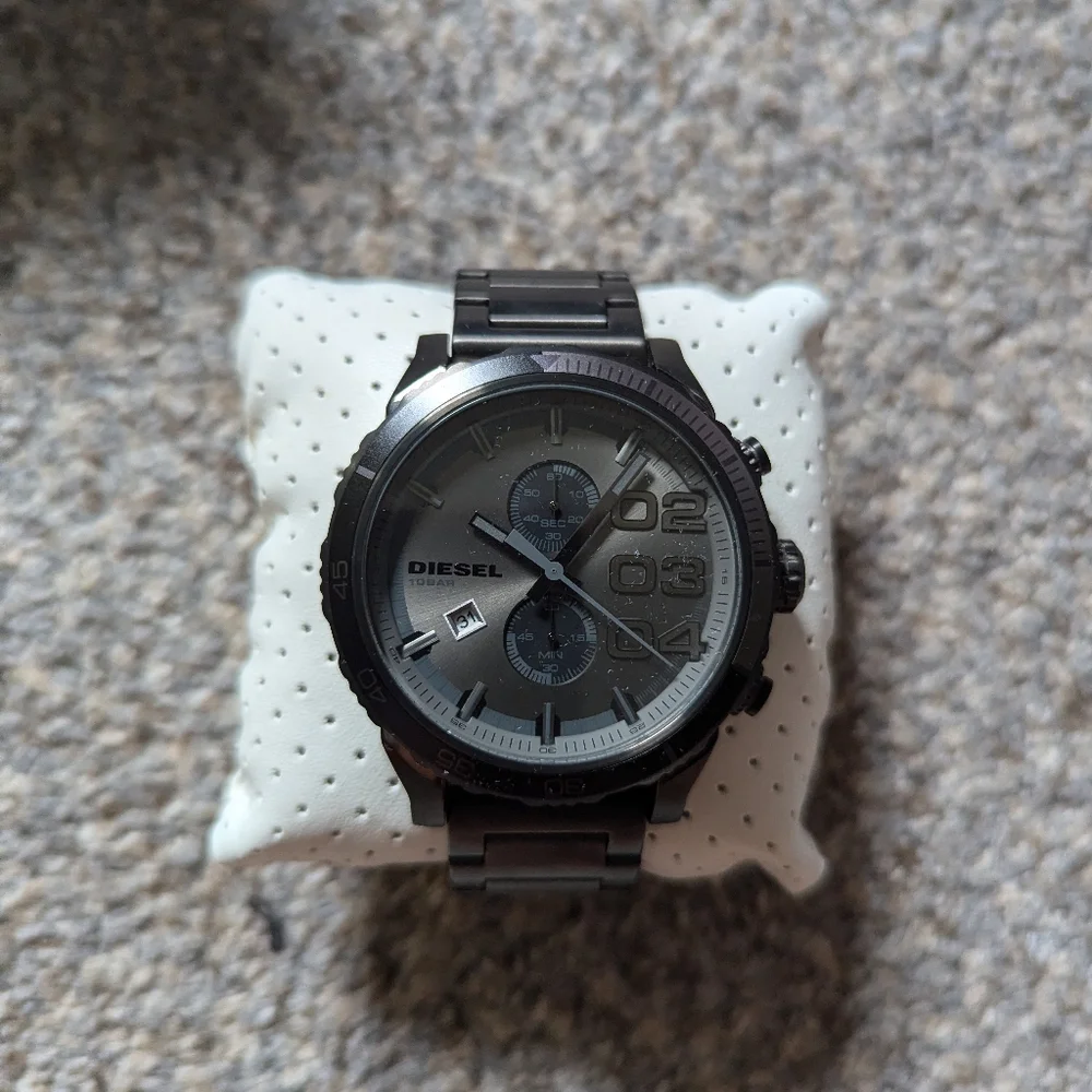 Diesel Watch, Double Down Series Analog Display, Analog Quartz Black Men's Watch - Picture 2 of 5